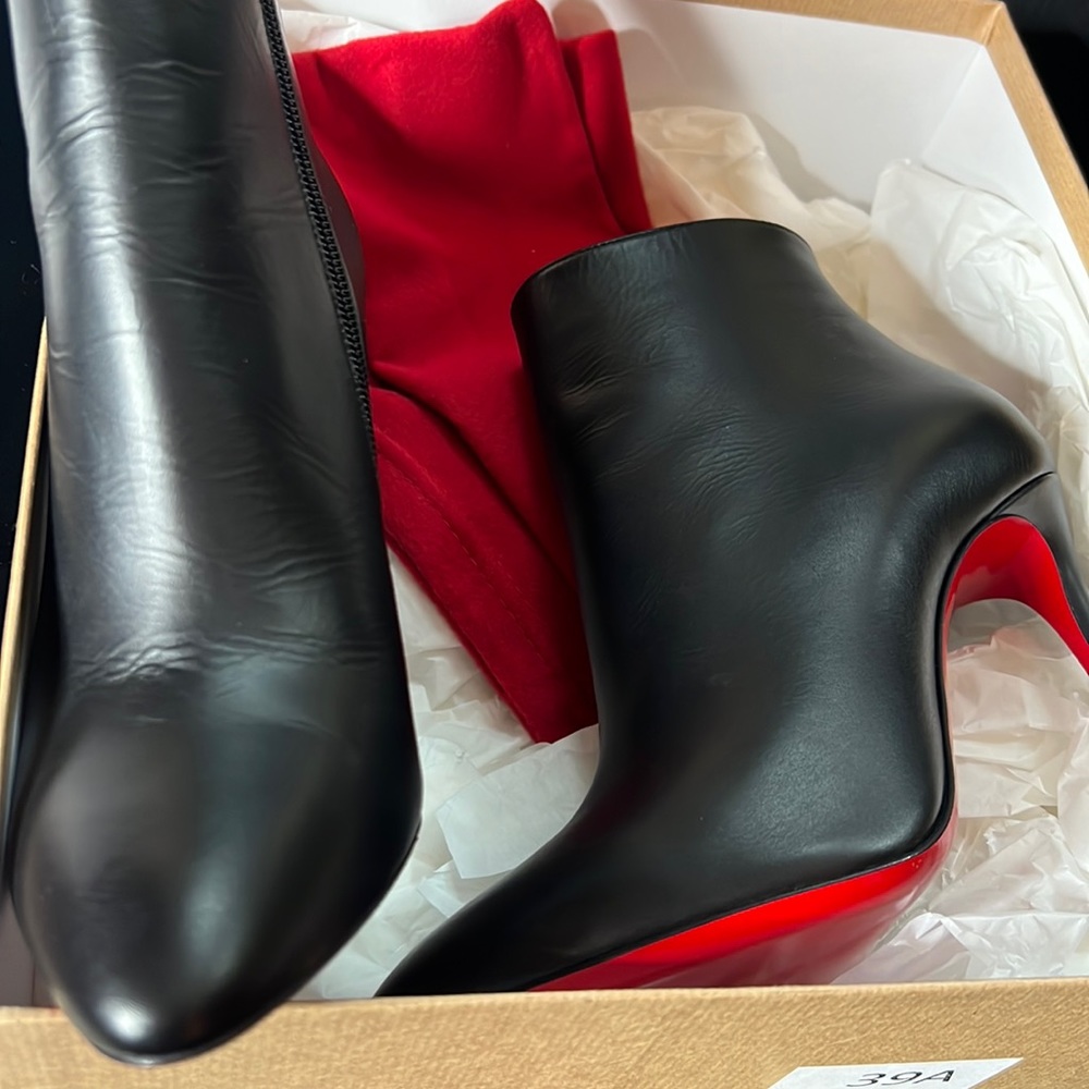 Christian Louboutin apostrophy pumps